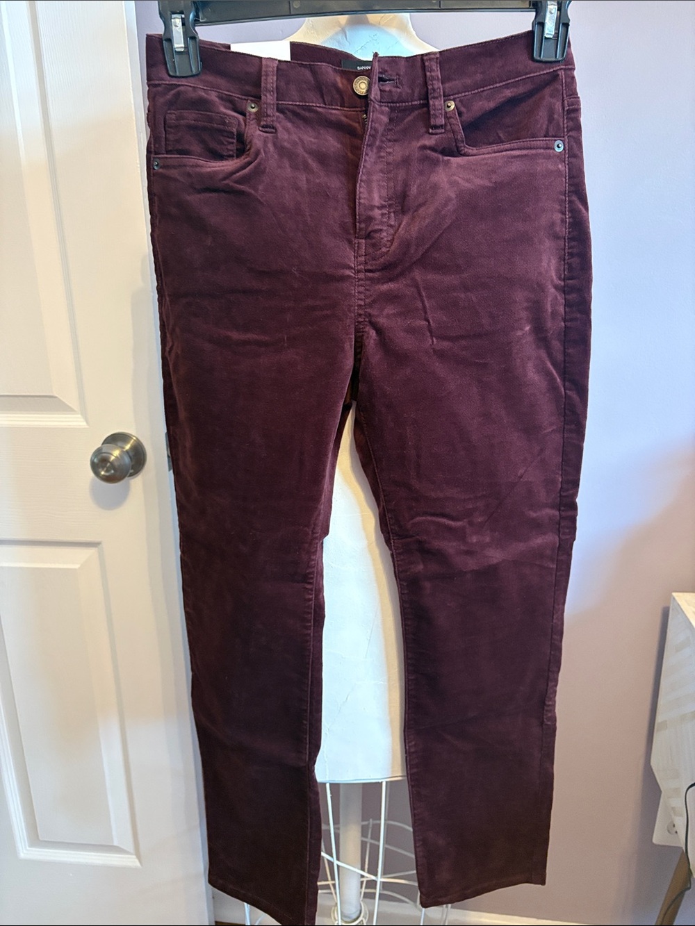 Banana Republic  velvet Jeans in Deep Burgundy nwt